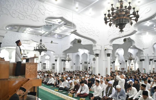 Refleksi 21 Tsunami Aceh di Tengah Duka Banjir Besar Sumatra, Ribuan Orang Menangis dalam Doa